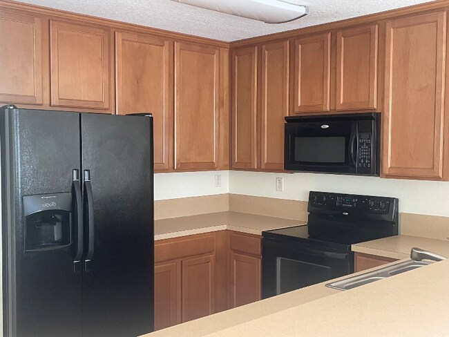 Foto del edificio - 843 Black Cherry Dr S