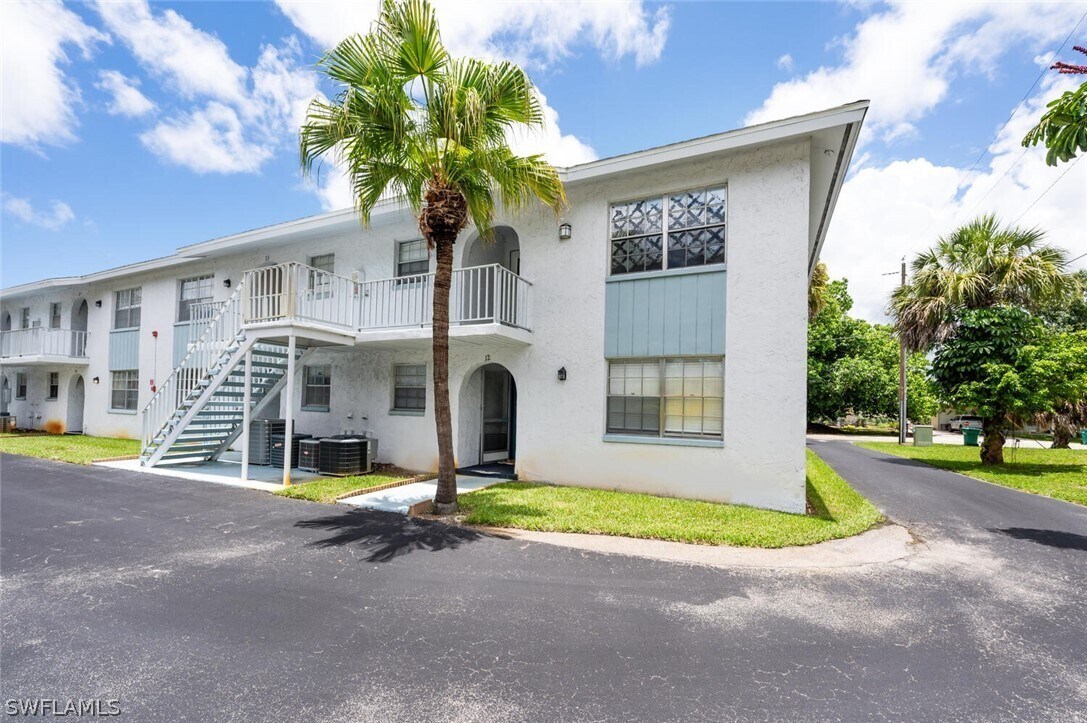 Primary Photo - 4900 Biscayne Dr