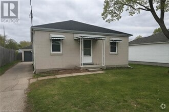 Building Photo - 74 St Clair Ave
