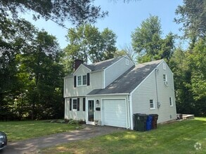 Building Photo - 23 Briarwood Rd