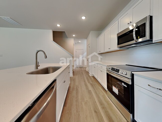 Building Photo - 1111 Livengood Wy