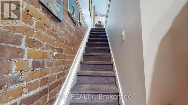Building Photo - 122 Parkmount Rd