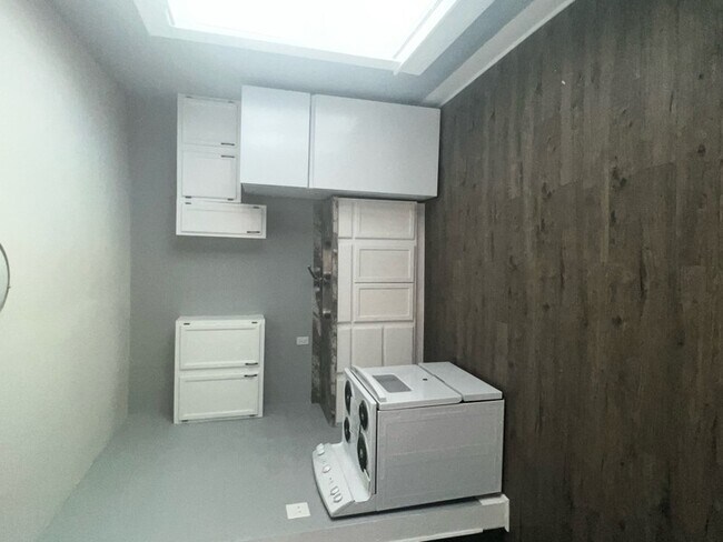 Foto del edificio - 732 W Richard Ave