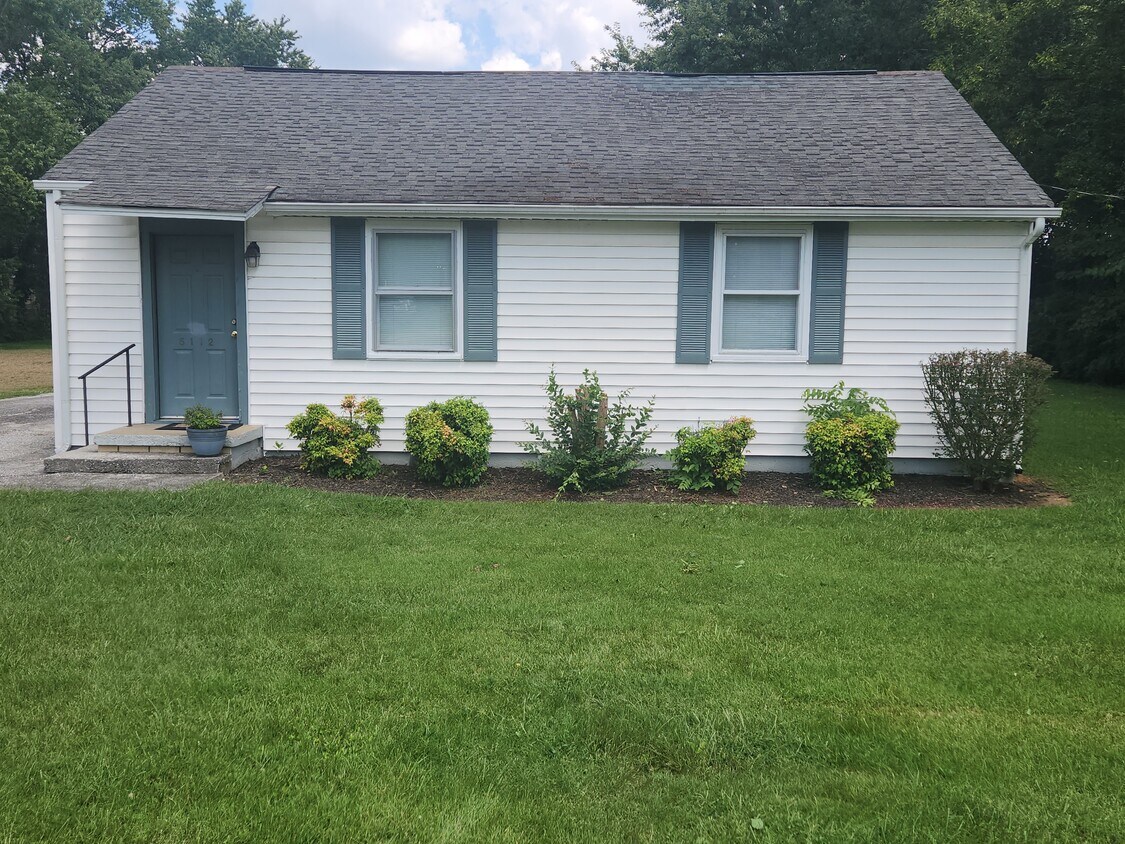 Frente - 5112 Schubert Rd
