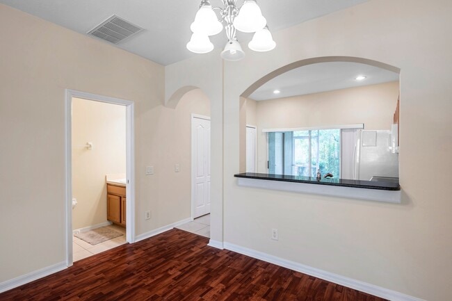 Building Photo - 31240 Claridge Pl