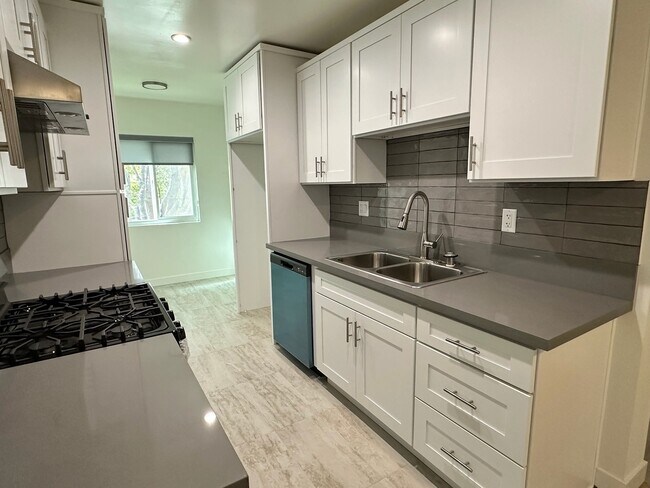 Cocina - 1724 Arizona Ave