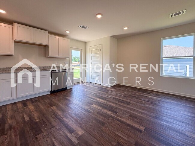 Foto del edificio - Home for rent in Tuscaloosa! Available to View Now!