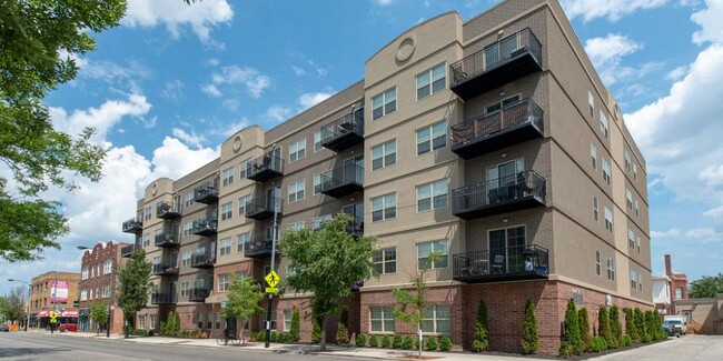 Foto del edificio - HIGHPOINT Albany Park on Kedzie