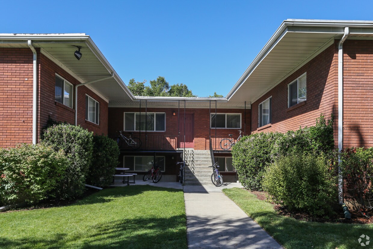 Building Photo - 535 N 400 E