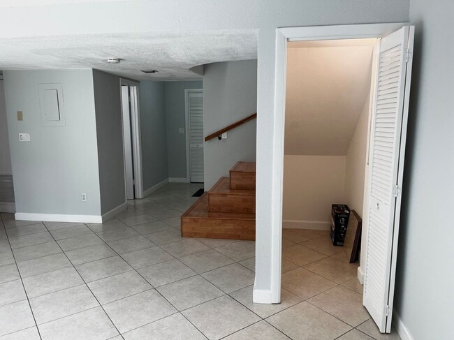 Building Photo - 8149 Lagos De Campo Blvd