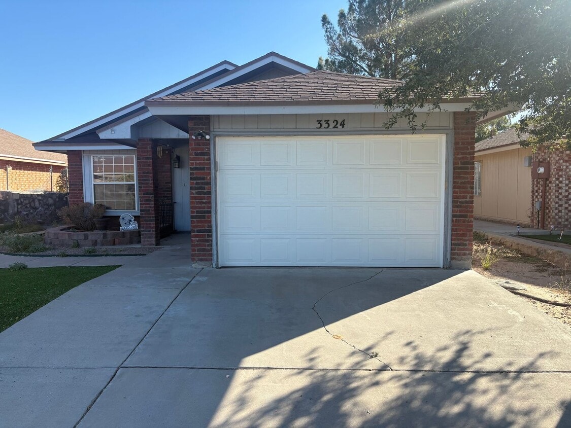 Primary Photo - EASTSIDE HOME FOR RENT