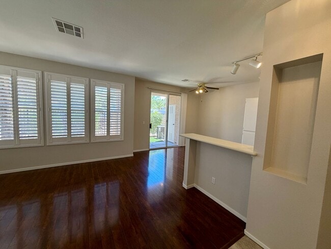 Building Photo - Green Valley Ranch 2 Bed Condo w/Garage