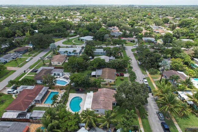 Foto del edificio - 2440 SW 16th St