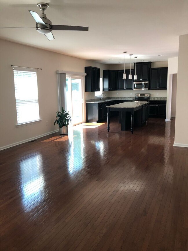Foto del edificio - 7419 Wicks Rd Williamsburg VA 23188