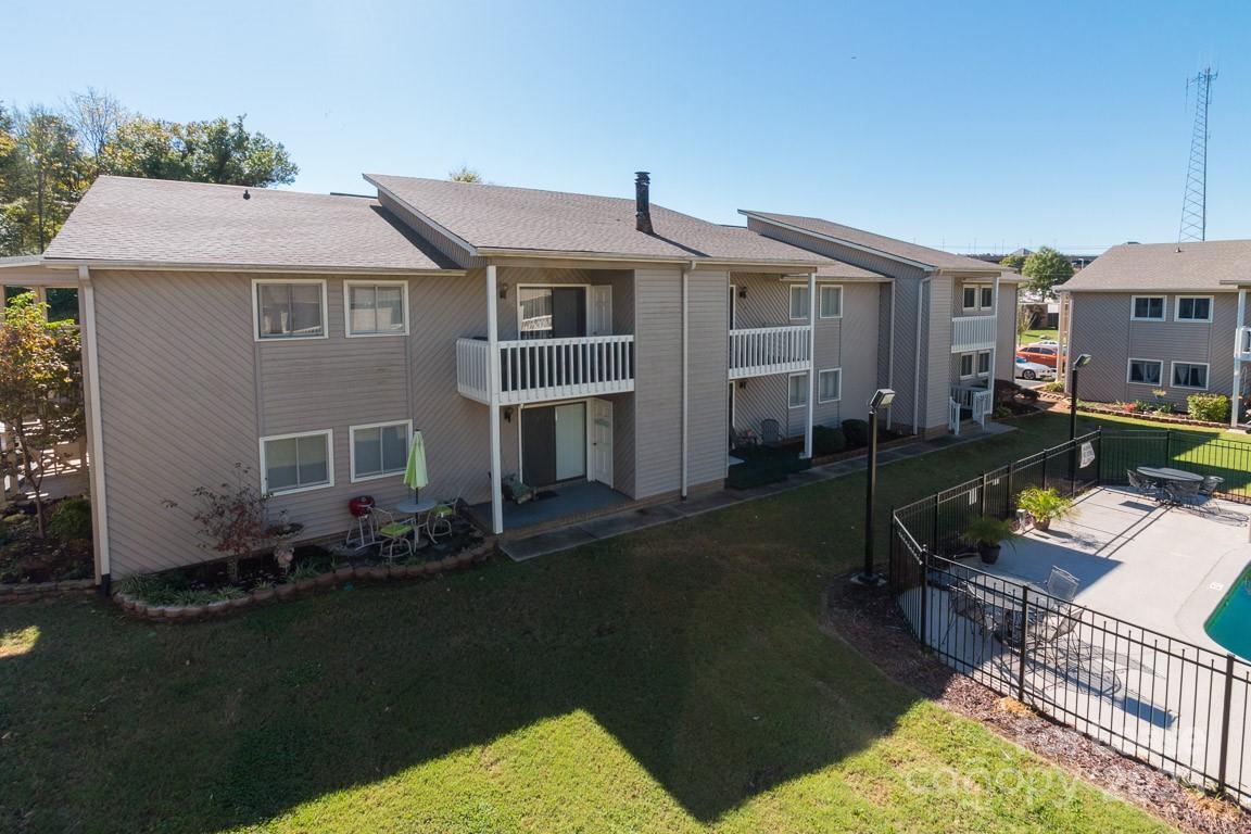 Foto principal - 140 Lake Concord Rd NE