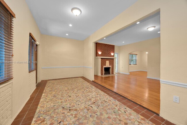 Building Photo - 46 Montilla Ave