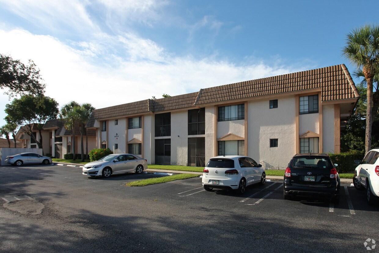 Building Photo - Grenadier Trace