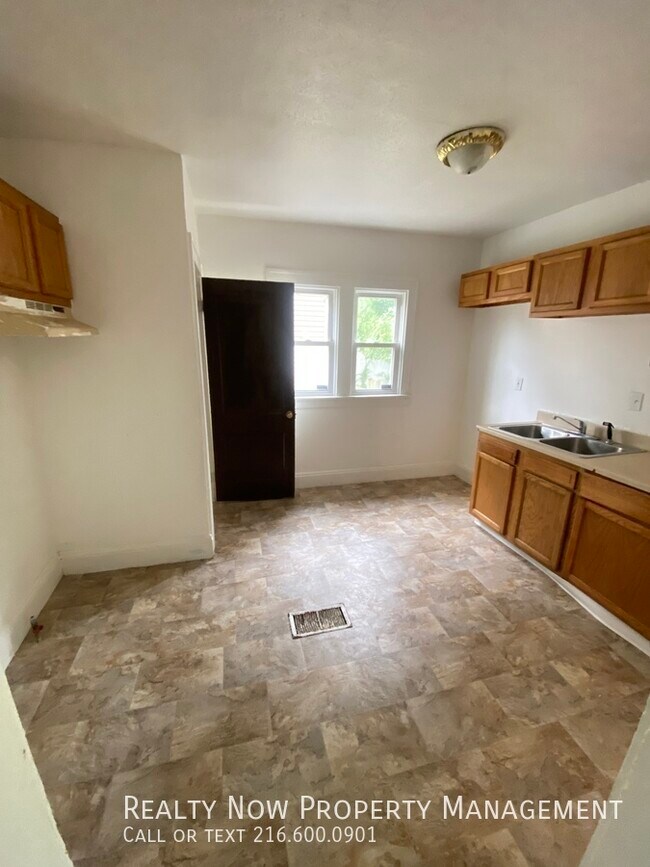 Building Photo - 13807 Horner Ave