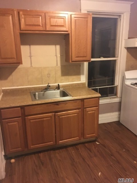Foto principal - 31-49-49 100th St