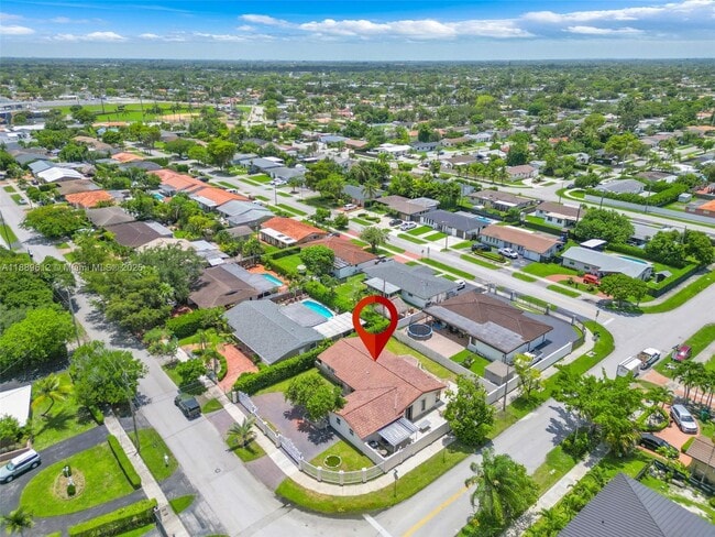 Foto del edificio - 4400 SW 89th Ave