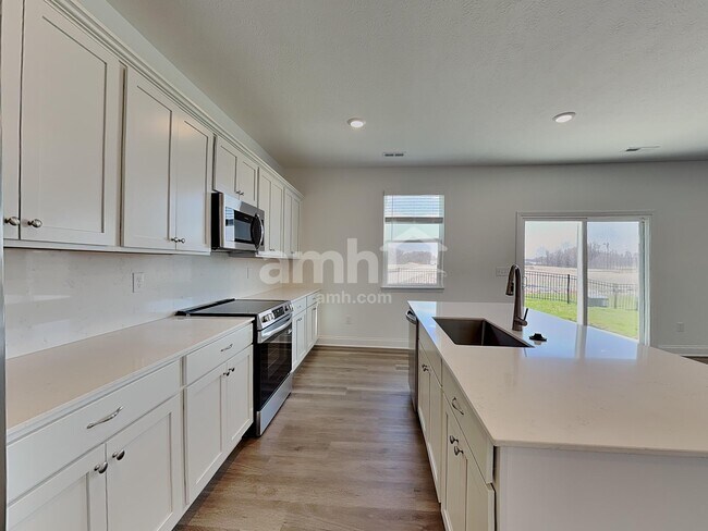 Foto del edificio - 962 Heritage Blvd