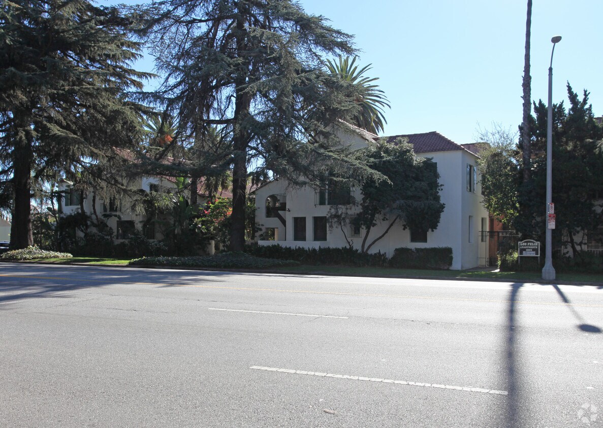 Building Photo - 4600-4602 Los Feliz Blvd
