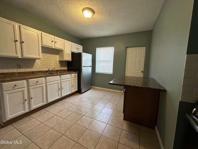 Foto del edificio - 144 Dove St