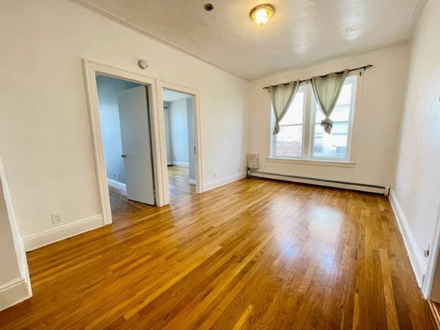 Primary Photo - 2830 W 35th St