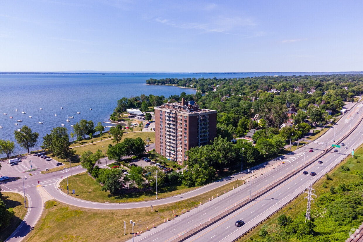 Aerial Photo - Bayside Lakeshore