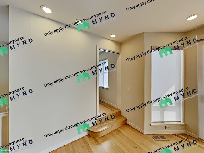 Building Photo - 3 br, 2.5 bath House - 6681 Charing Cross Rd