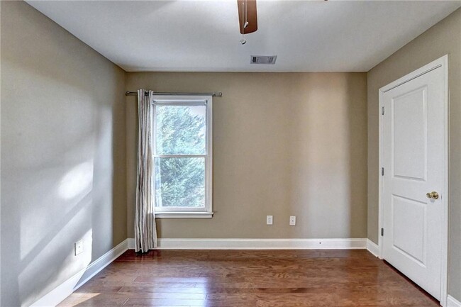 Foto del edificio - 5570 Viewpoint Ct
