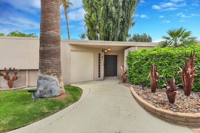 Building Photo - 42320 Baracoa Dr