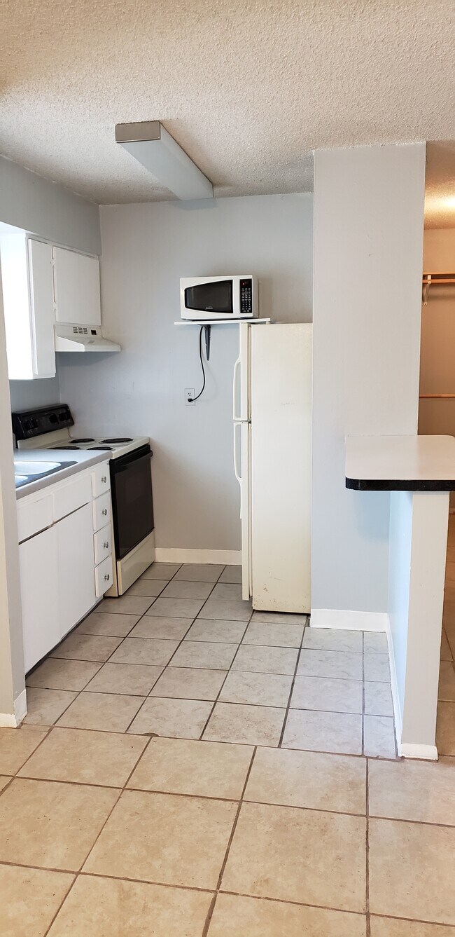 Building Photo - 137 Springwood Cir