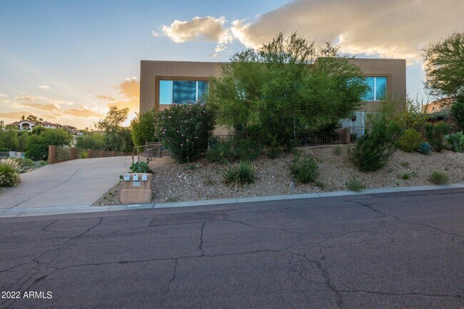 Building Photo - 13022 Mountainside Dr