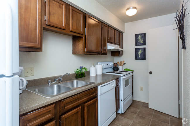 1BR,1BA-737sft - SEASONS APARTMENTS