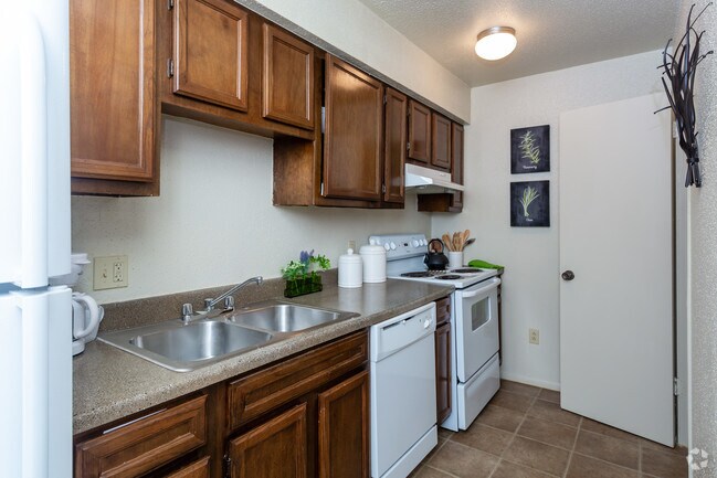 1BR,1BA-737sft - Seasons Apartments