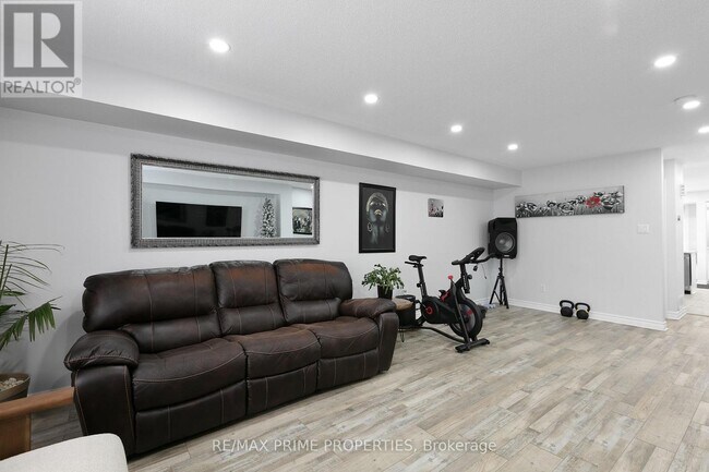 Building Photo - 65 Crosby Private