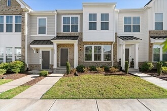 Building Photo - 7906 Flatrock Park Dr