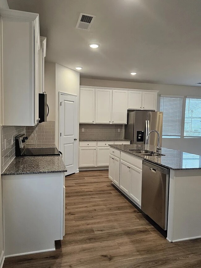 Building Photo - 1056 Thomasville Estate Way