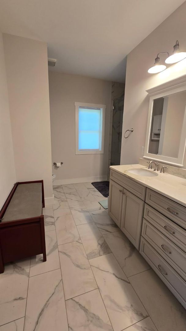 Building Photo - Modern 3BR/2BA Home in Prestigious Neighbo...