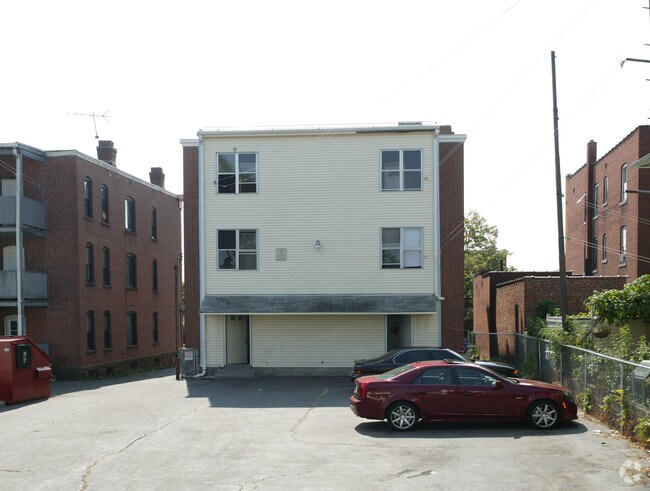 Building Photo - 104 Preston St
