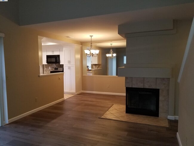Building Photo - 7258 Cronin Cir
