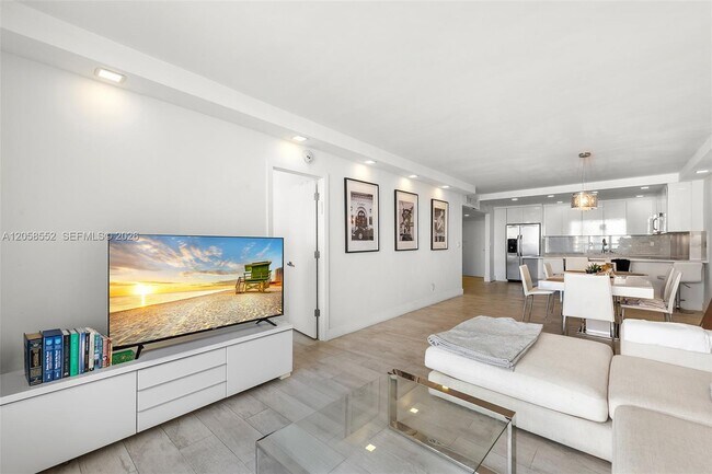 Foto del edificio - 19390 Collins Ave