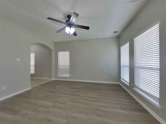 Foto del edificio - 6706 Honey Harvest Ln