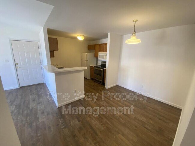 Building Photo - 2820 17th Ave