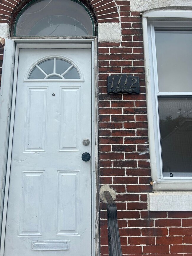 Foto del edificio - Nice 2Br house with or without voucher