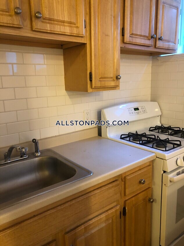 Foto principal - 1144 Commonwealth Avenue