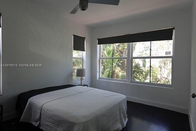 Foto del edificio - 1320 Drexel Ave