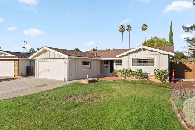 Building Photo - 2595 Aragon Ct