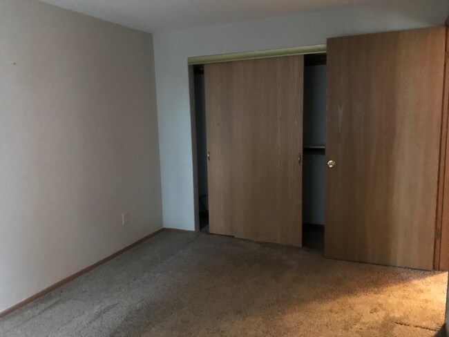 Building Photo - S85W18710 Jean Dr